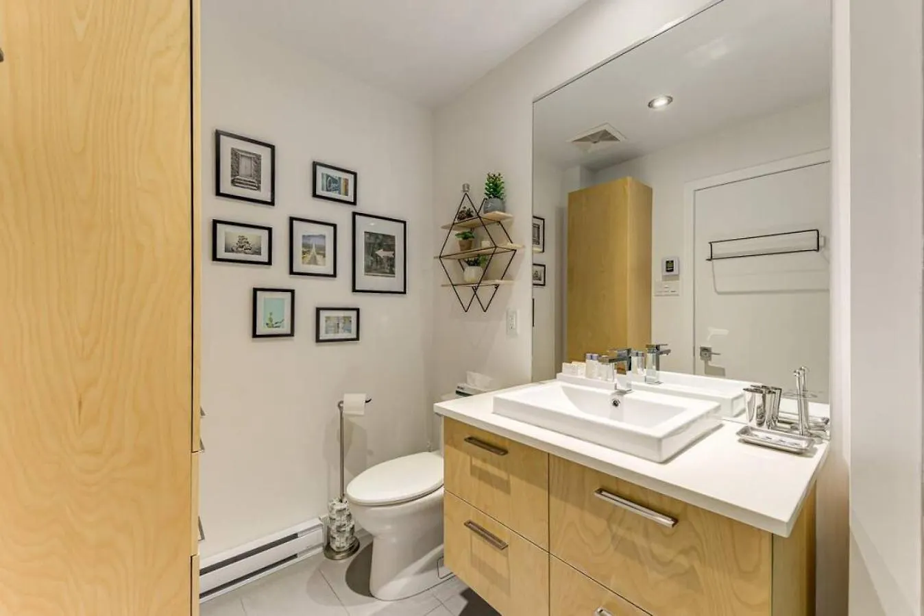 דירות קוויבק סיטי Les Immeubles Charlevoix 760-205